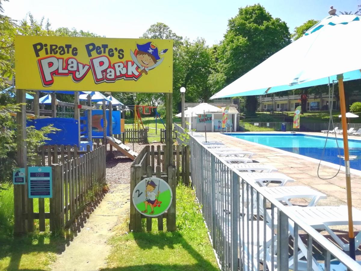 Cornwall Family Friendly Villa With Free Use Of Pool, Soft Play, Mini Golf, Tennis, Gym, Fitness Classes, Sauna And Ice Baths New Quay Dış mekan fotoğraf